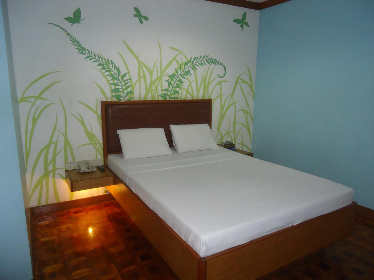Park Bed And Breakfast Hotel Pasay Bagian luar foto