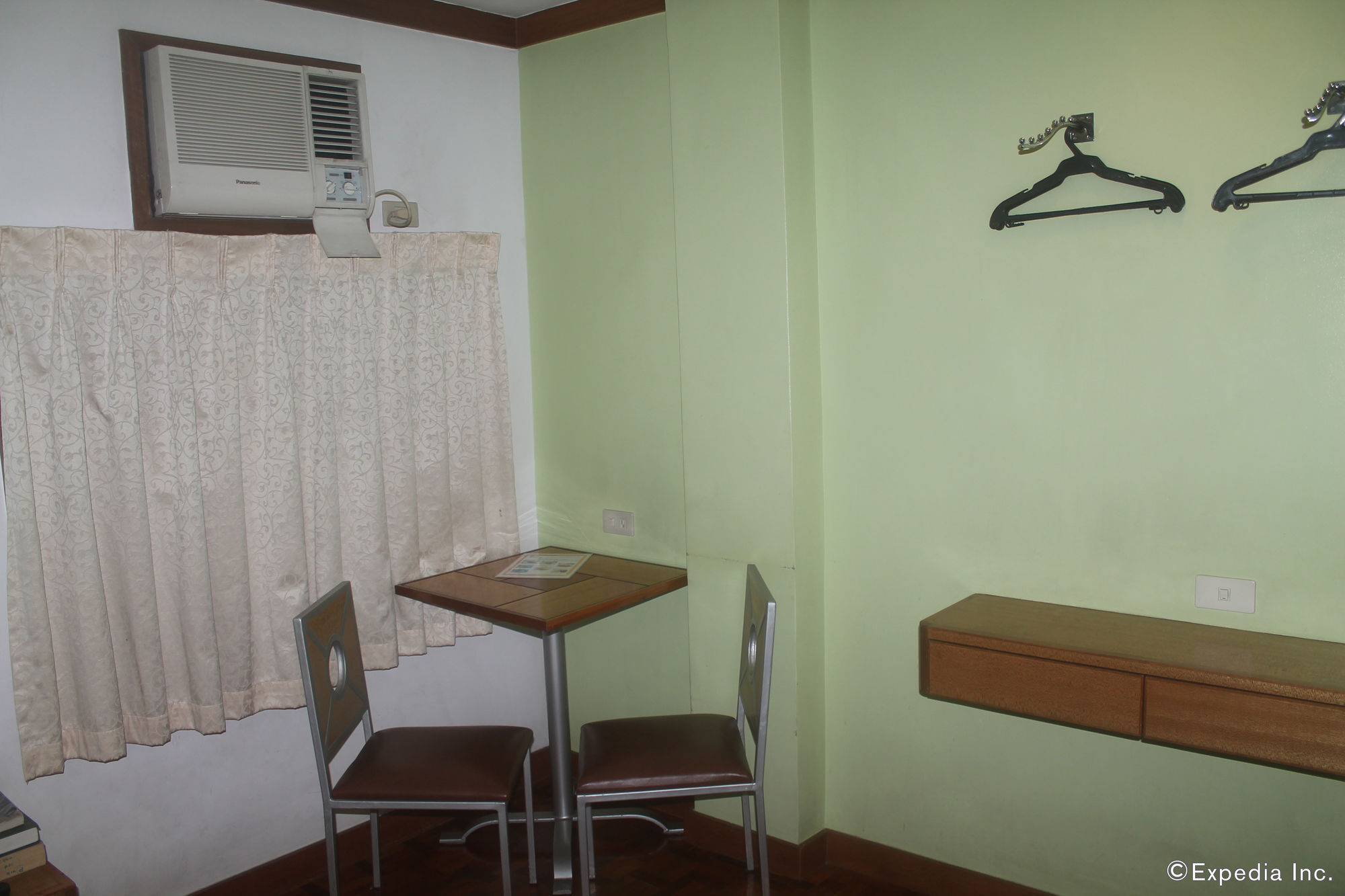 Park Bed And Breakfast Hotel Pasay Bagian luar foto