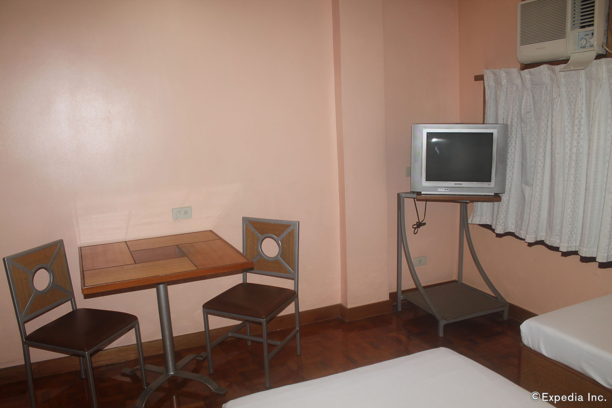 Park Bed And Breakfast Hotel Pasay Bagian luar foto