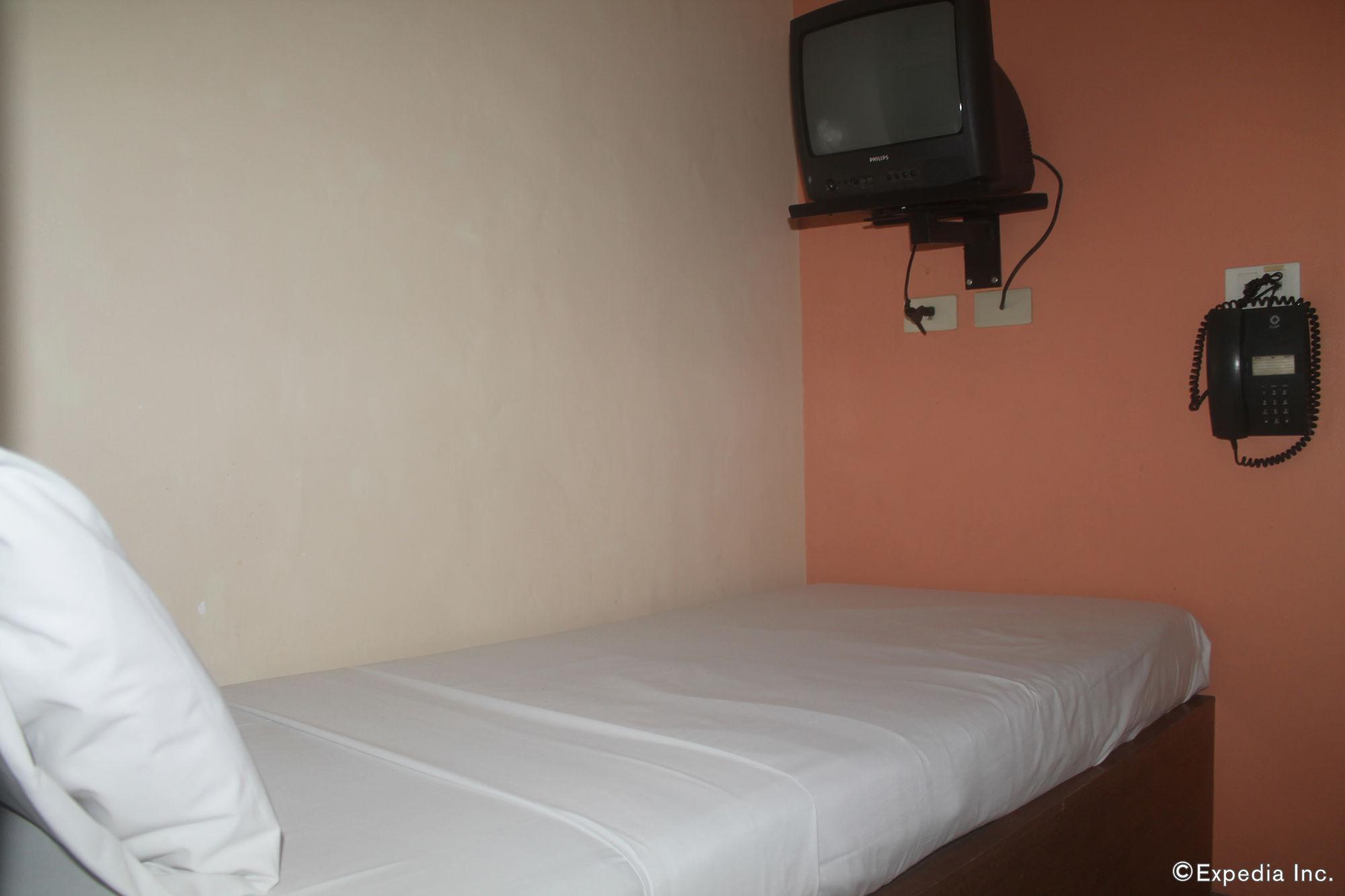 Park Bed And Breakfast Hotel Pasay Bagian luar foto