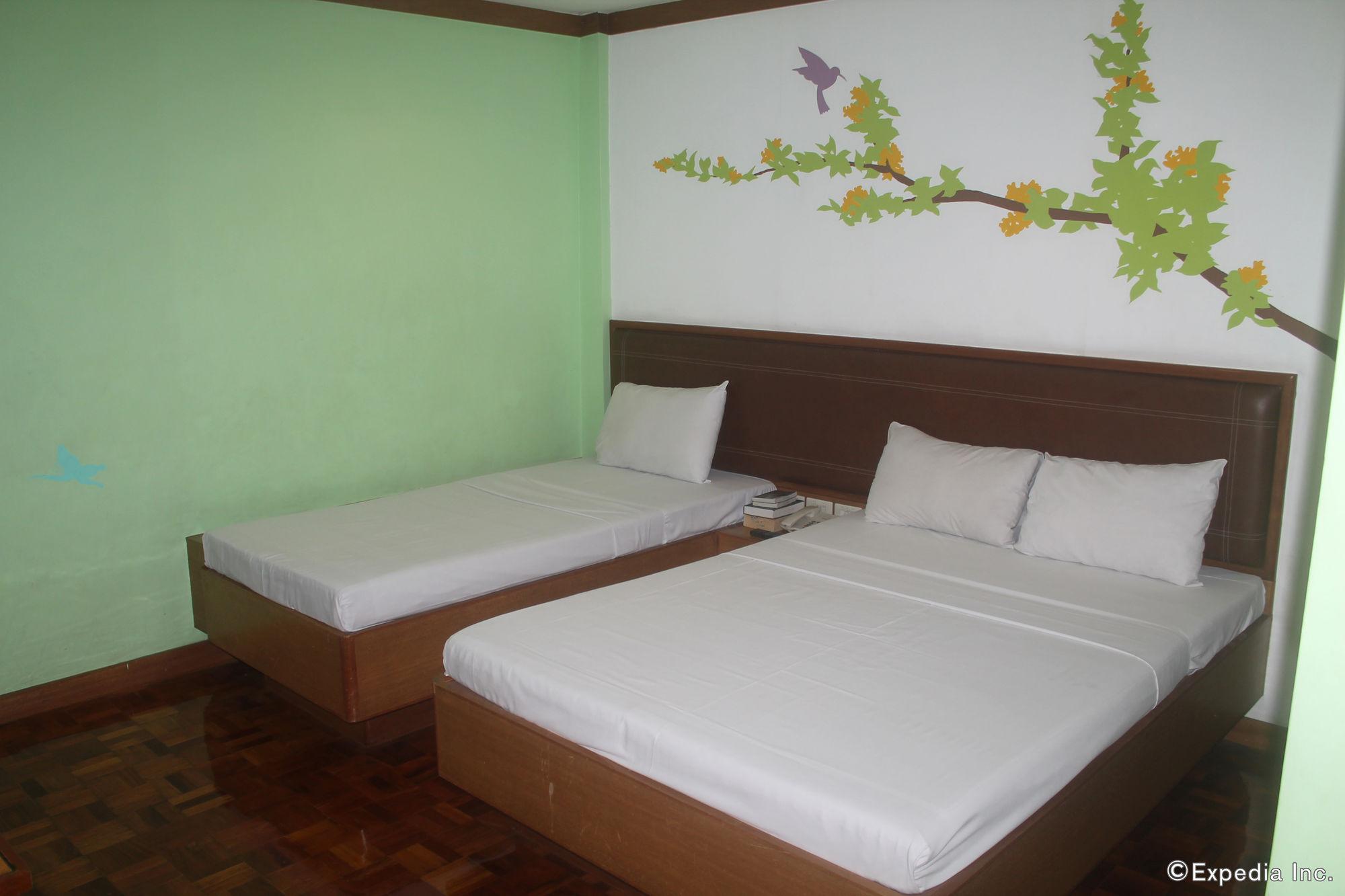 Park Bed And Breakfast Hotel Pasay Bagian luar foto